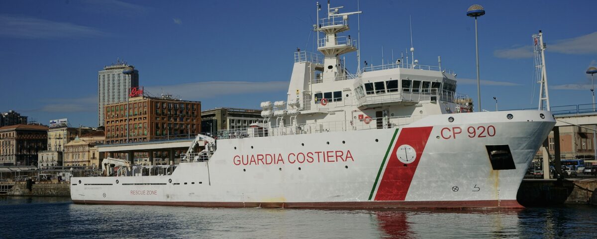 Marine dumbwaiter for military vessel